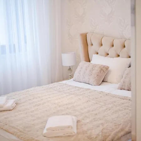 Charm 公寓 巴尼西卢卡