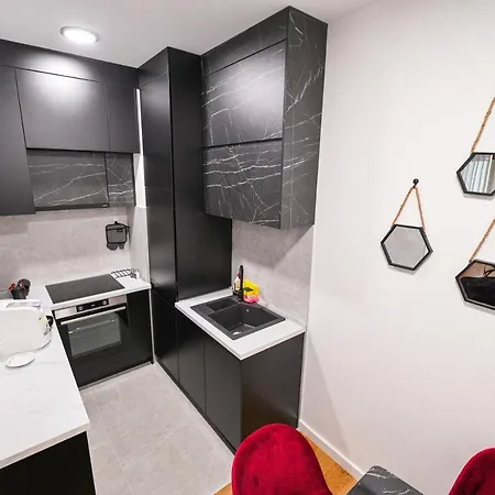 Charm Apartment *