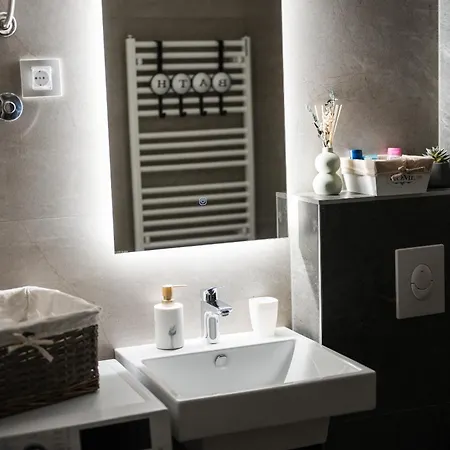 Charm Apartment *